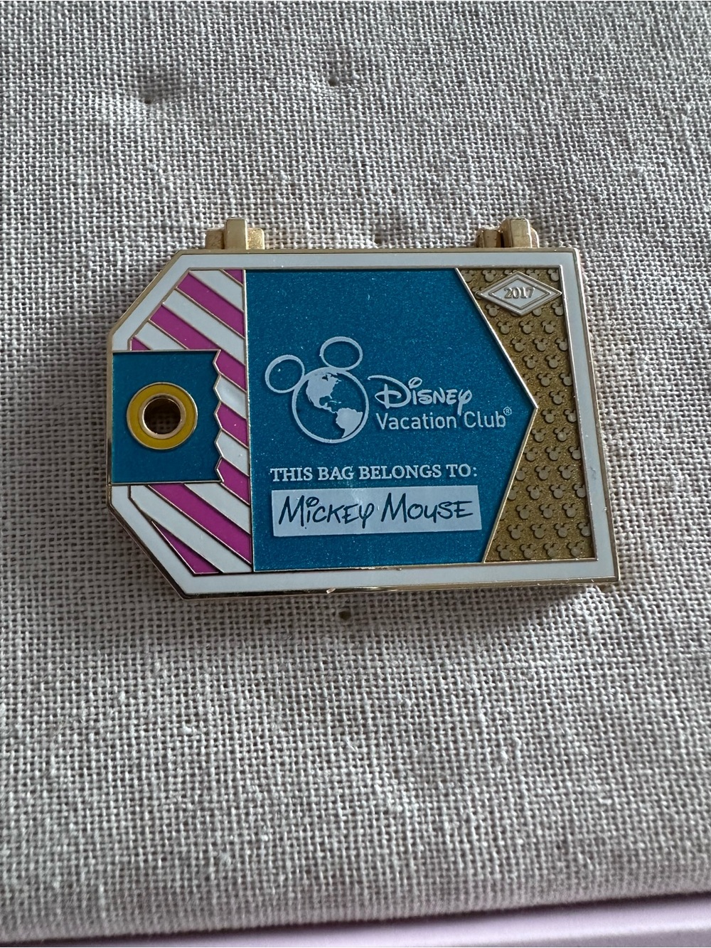 2017 DVC LE Luggage Tag Hinge Pin